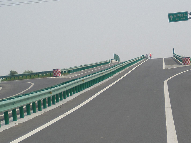 邢台高速公路护栏的材质与规格